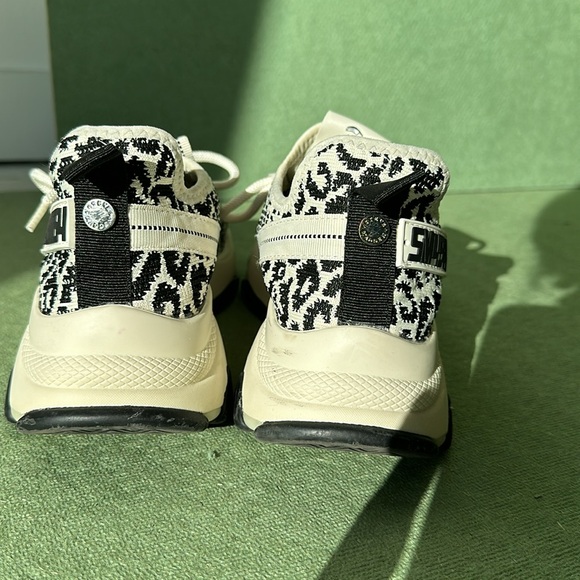Steve Madden Women’s Maxima Sneakers Leopard Print - Picture 4 of 4